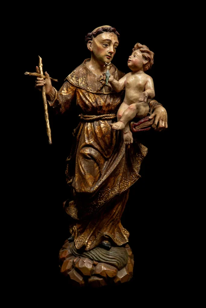 Imagem de Santo Antônio. Escultura do artista Elias Layon.