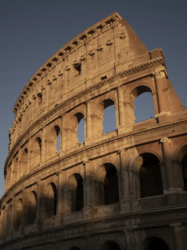 Cadê a outra metade do Coliseu?