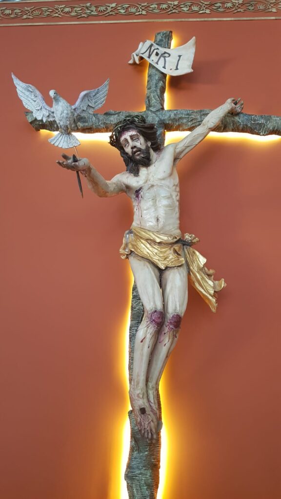 Imagem de Jesus na Cruz, por Elias Layon - Paróquia Bom Jesus do Vale